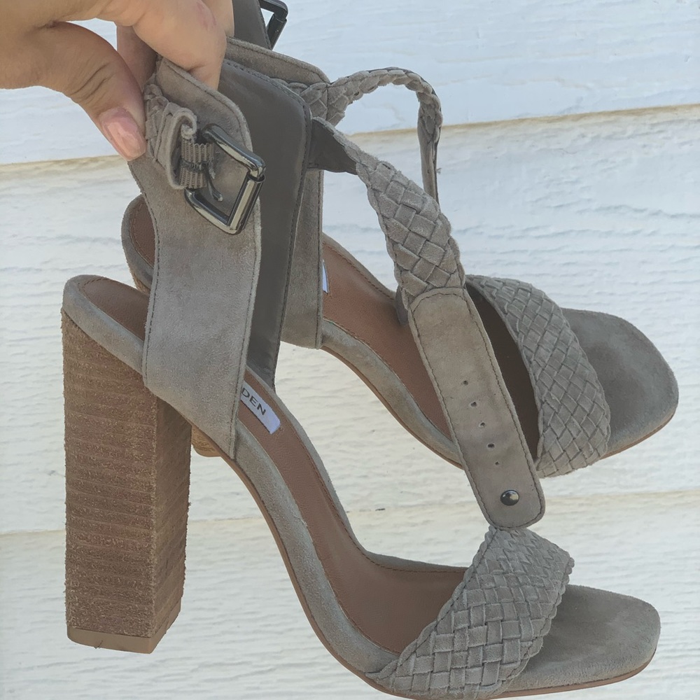 Steve Madden size 7 heal